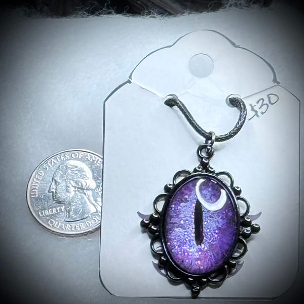 Pendant - Black Bezel - Lavender Lustre