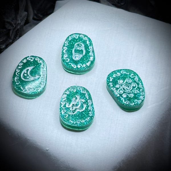 Resin - Witches runes - Green Glitter
